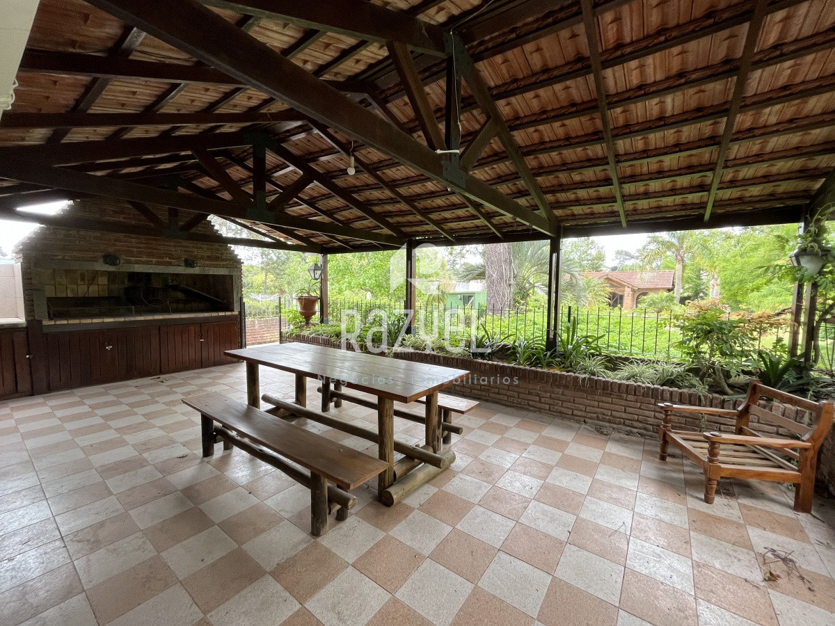 Casa ID.825 - Excelente propiedad en venta de 3 dormitorios en PUNTA DEL ESTE zona JARDINES DE CORDBA