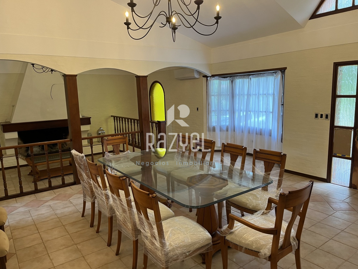Casa ID.825 - Excelente propiedad en venta de 3 dormitorios en PUNTA DEL ESTE zona JARDINES DE CORDBA