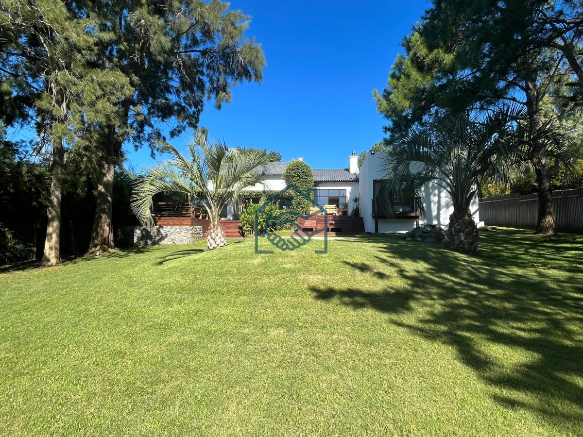 Casa ID.676/Increíble-casa-totalmente-reciclada-en-venta,-5-Dormitorios-en-La-Barra - Increíble casa totalmente reciclada en venta, 5 Dormitorios en La Barra
