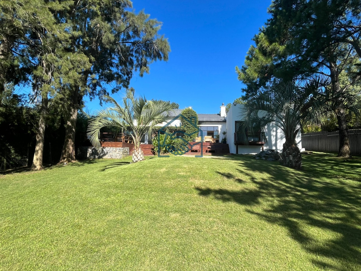Casa ID.676/Increíble-casa-totalmente-reciclada-en-venta,-5-Dormitorios-en-La-Barra - Increíble casa totalmente reciclada en venta, 5 Dormitorios en La Barra