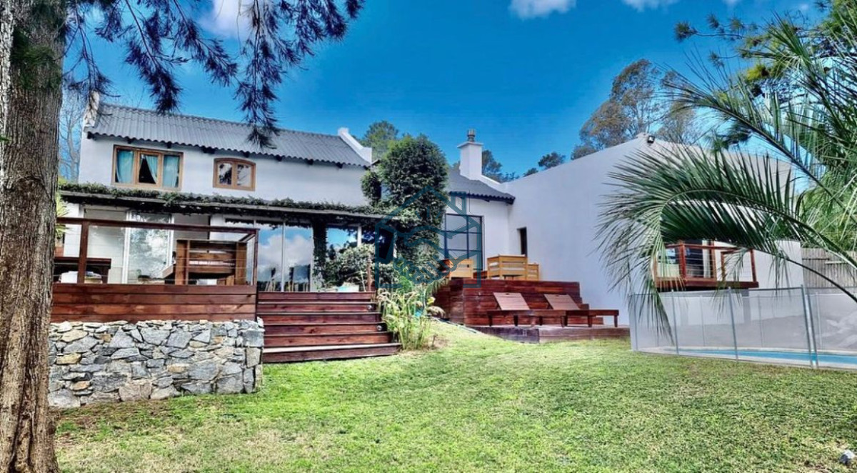 Casa ID.676/Increíble-casa-totalmente-reciclada-en-venta,-5-Dormitorios-en-La-Barra - Increíble casa totalmente reciclada en venta, 5 Dormitorios en La Barra