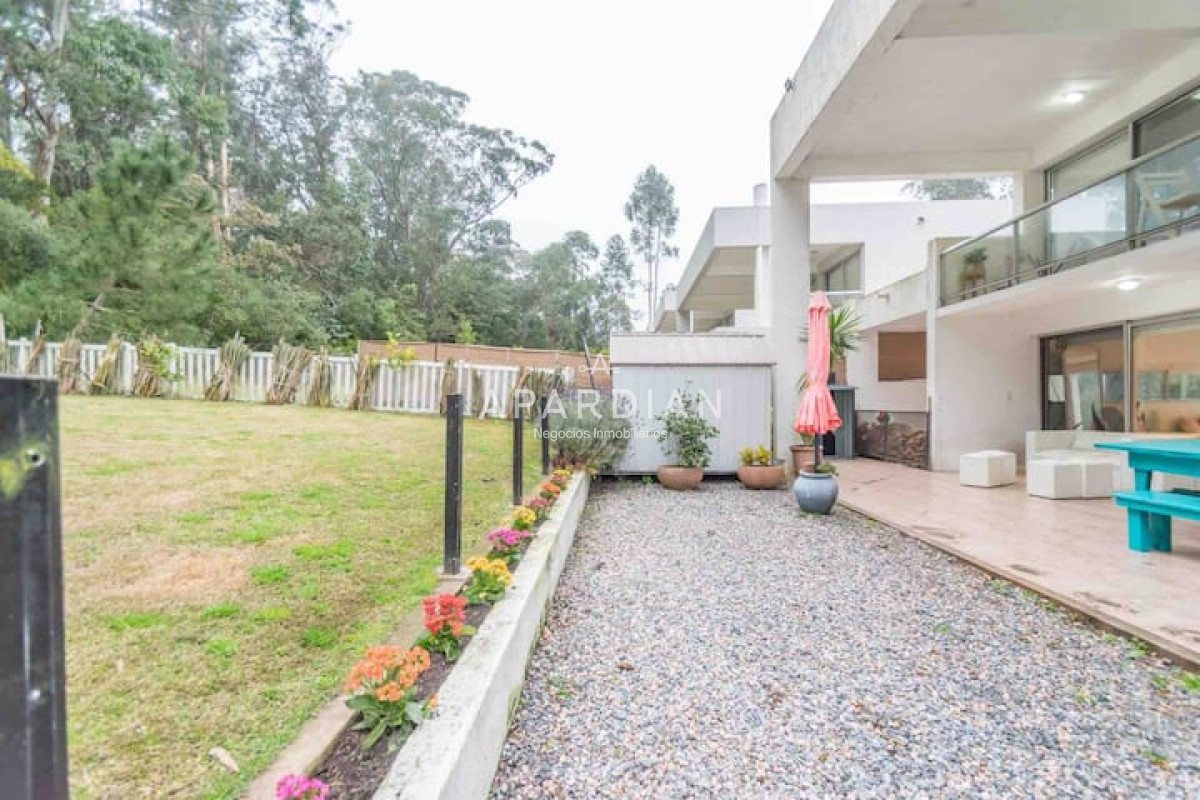 Casa ID.21096800 - En venta  y alquiler anual casa en Rincón del Indio de 2 dormitorios Punta del Este