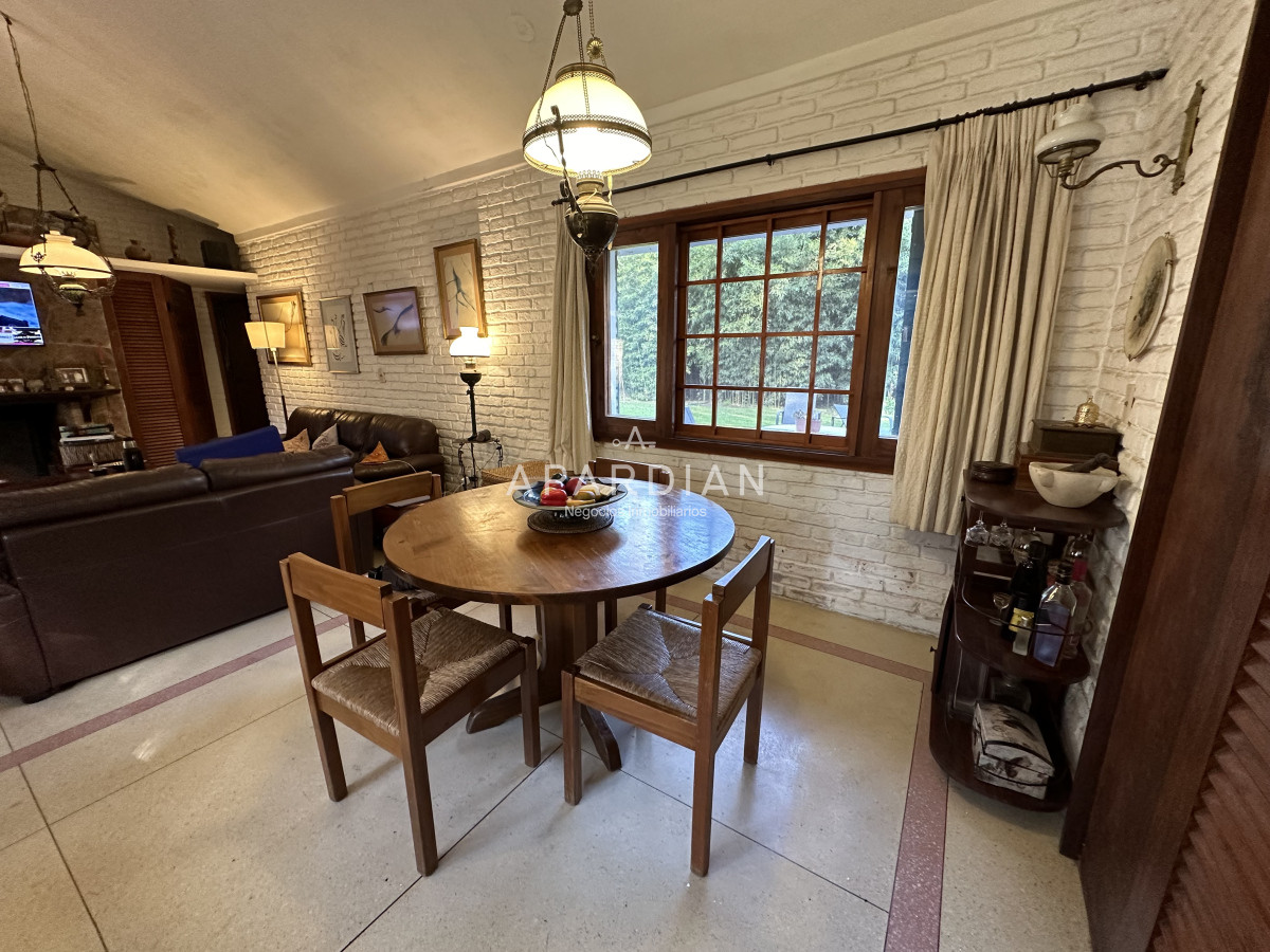 Casa ID.21097027 - Casa en alquiler de 4 dormitorios ENERO Punta del Este 