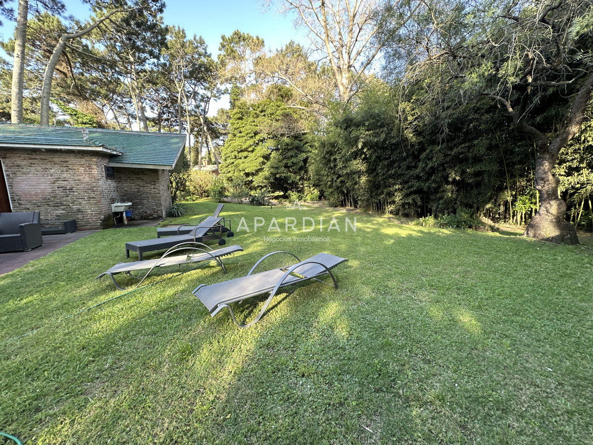Casa ID.21097027 - Casa en alquiler de 4 dormitorios ENERO Punta del Este 