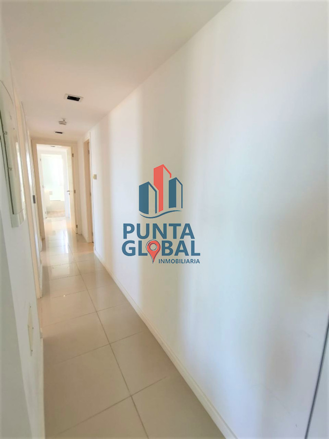 Apartamento ID.164 - Excelente Penthouse en venta- 3 dormitorios en  zona BRAVA, Punta del este
