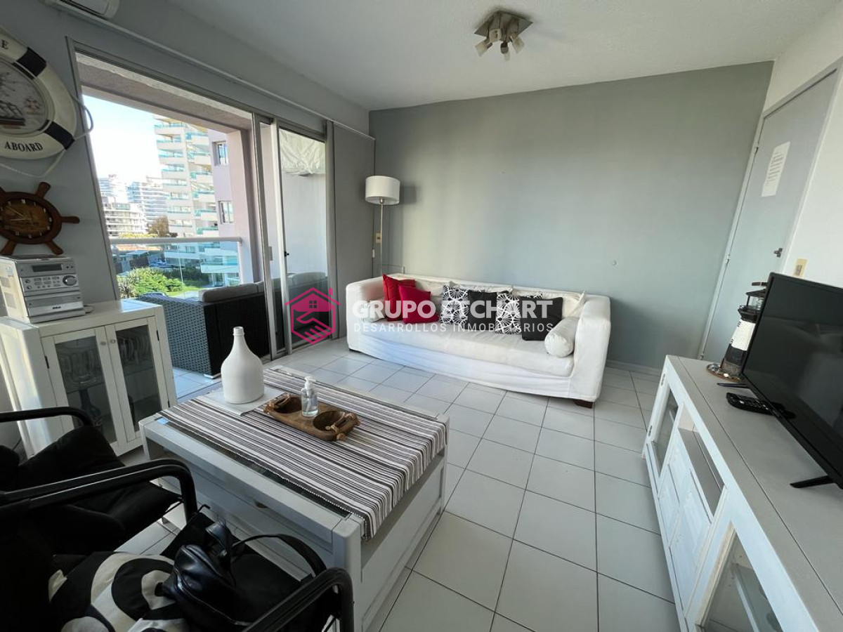 Apartamento ID.56 - Apartamento en venta de 2 dormitorios, terraza con vista al mar- Brava, Punta del Este