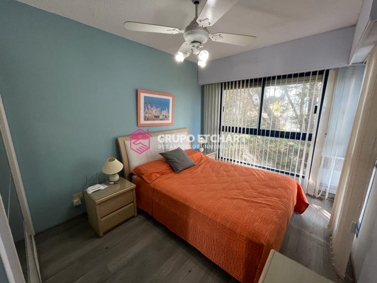 Apartamento ID.56 - Apartamento en venta de 2 dormitorios, terraza con vista al mar- Brava, Punta del Este