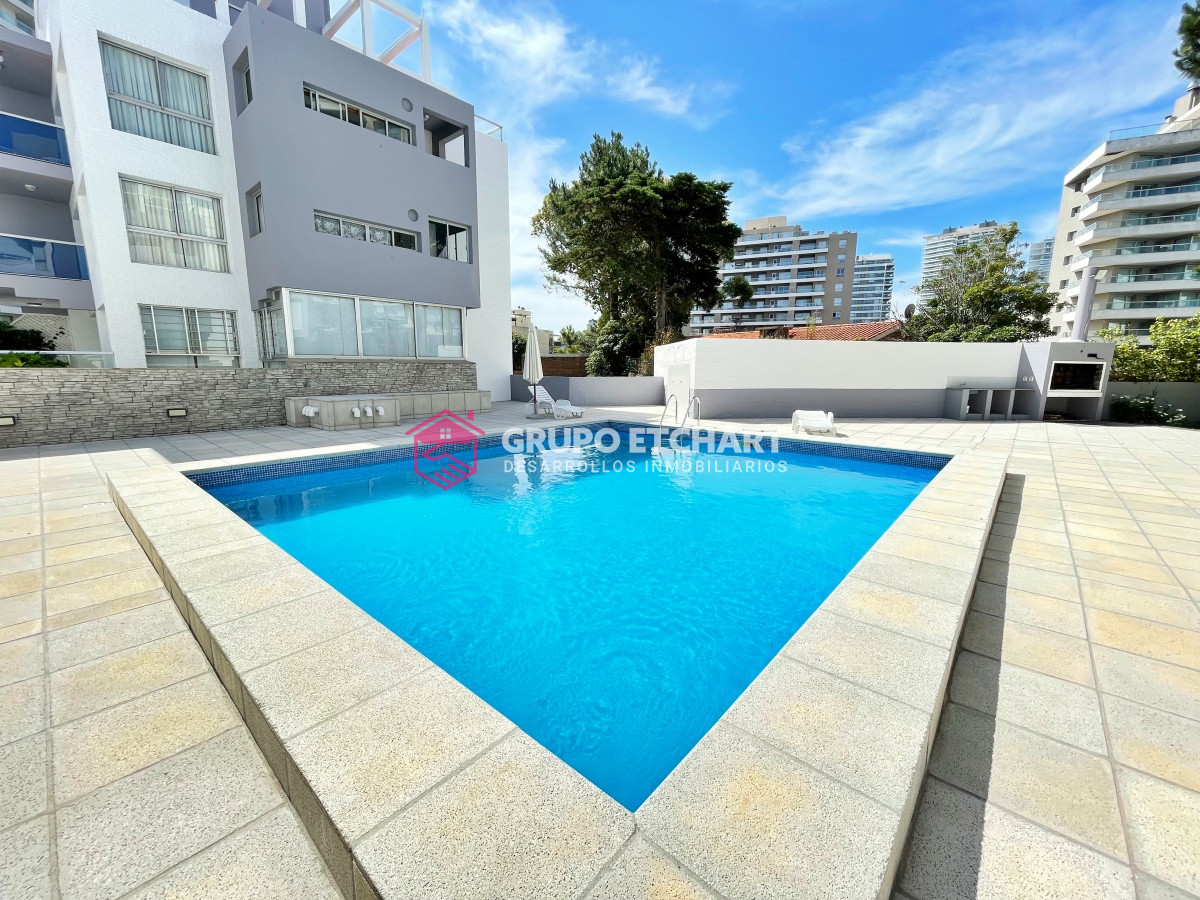 Apartamento ID.56 - Apartamento en venta de 2 dormitorios, terraza con vista al mar- Brava, Punta del Este