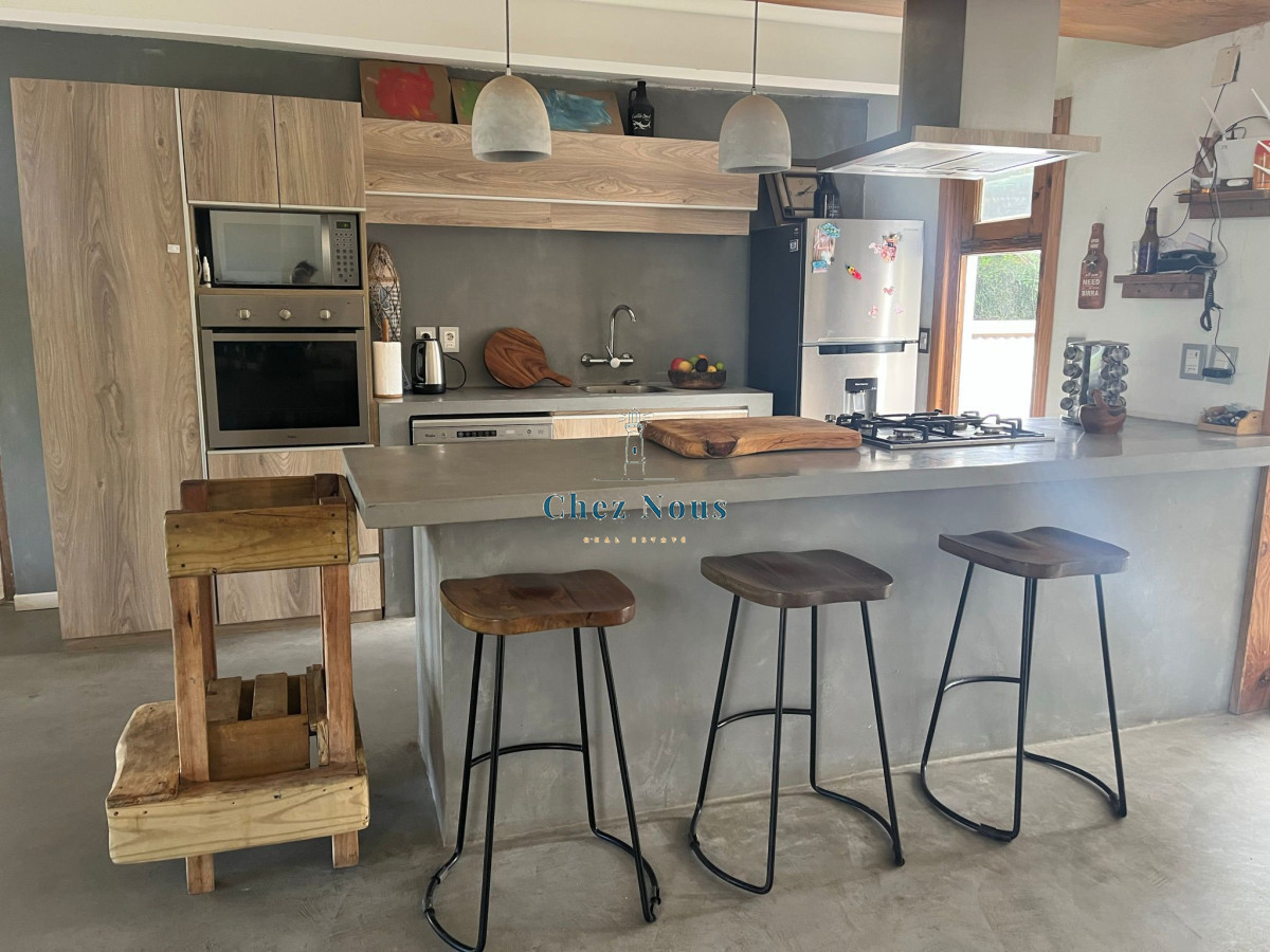 Casa ID.316 - Increíble casa totalmente reciclada en venta, 5 Dormitorios en La Barra