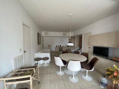 Nuevo apartamento de 1 dormitorios y medio en venta en Península - Punta del Este 
