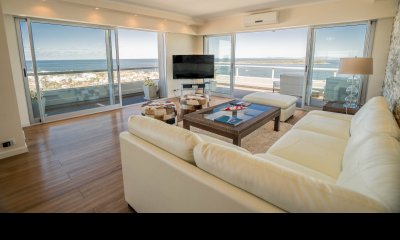 PENTHOUSE EN VENTA Y ALQUILER ANUAL- PUNTA DEL ESTE, PENINSULA
