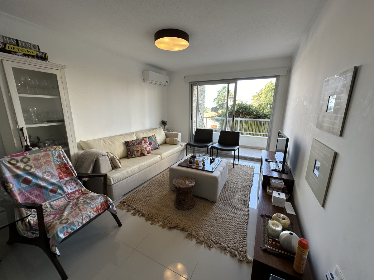 Apartamento en venta de 3 dormitorios en Edificio con servicios, brava Punta del Este 