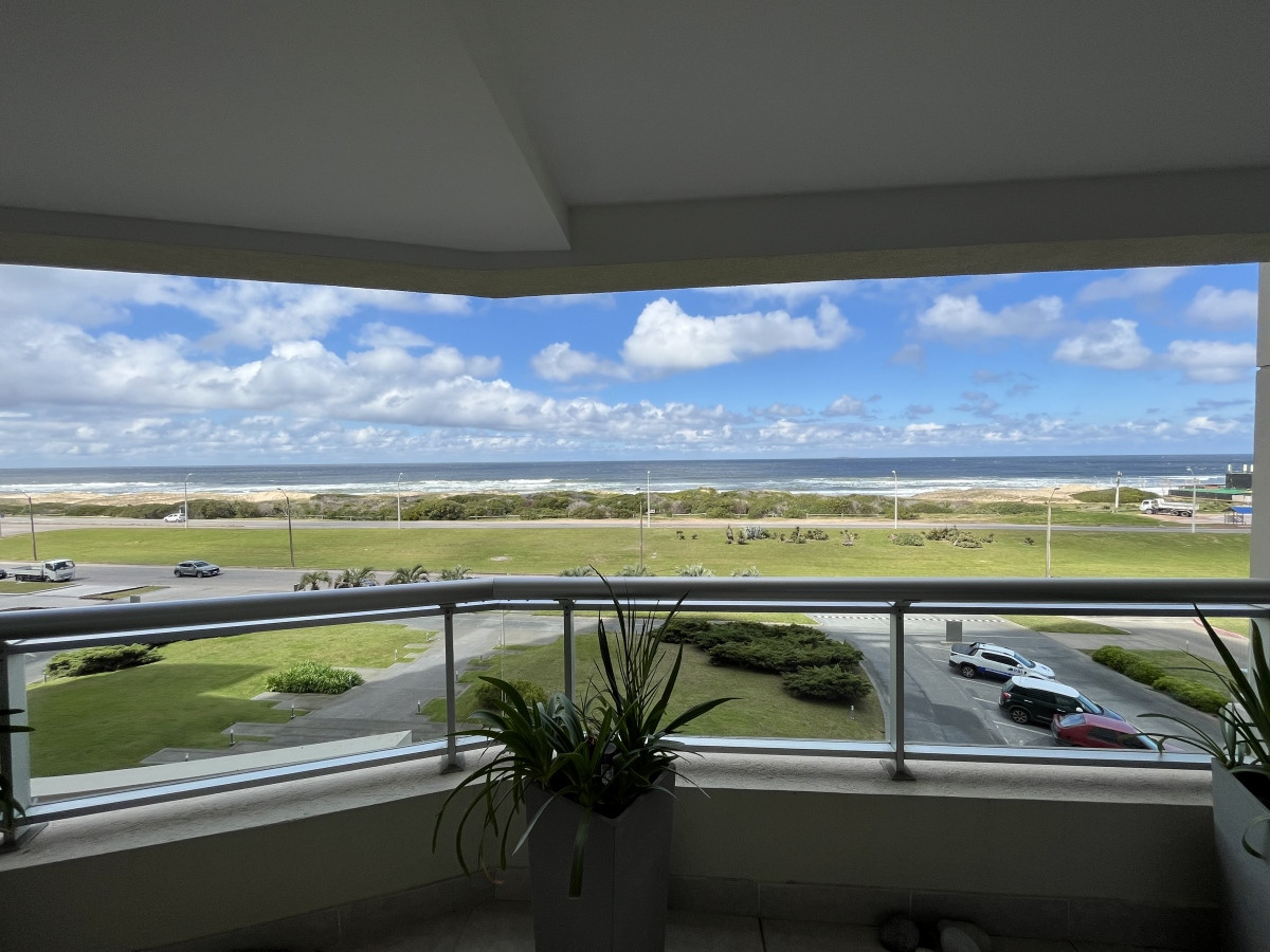 Lujoso apartamento en VENTA, Brava, Punta del Este