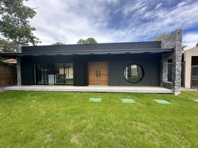 Nueva Casa en venta a estrenar en Rincón del indio - Punta del Este 