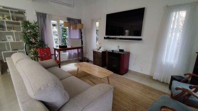 Casa en alquiler anual de 3 dormitorios en Punta del Este 