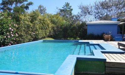 EN VENTA- Casa de 3 dormitorios y servicio, En Balnearios Buenos Aires- Manantiales