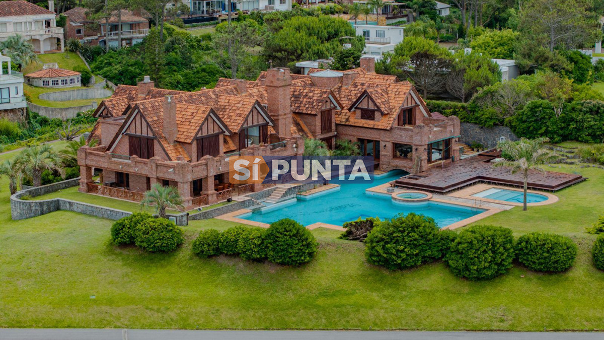 Vendemos casa primera línea al mar, playa mansa Punta del Este  - SPT13083C
