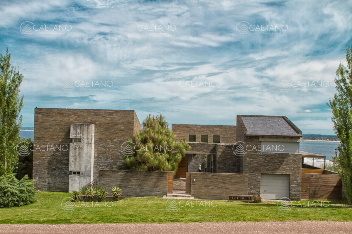 Lomo de la Ballena - GoPunta - Portal Inmobiliario de Punta del Este - Maldonado