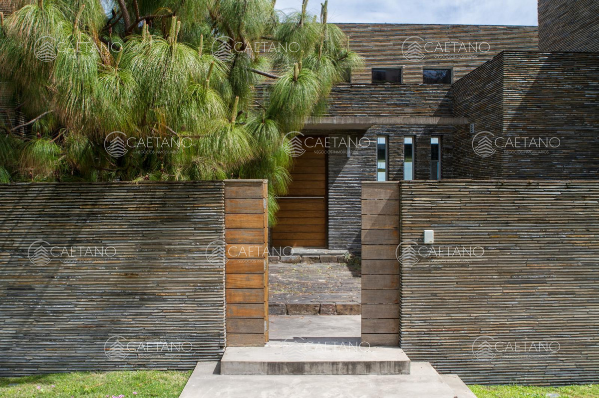 Lomo de la Ballena - GoPunta - Portal Inmobiliario de Punta del Este - Maldonado