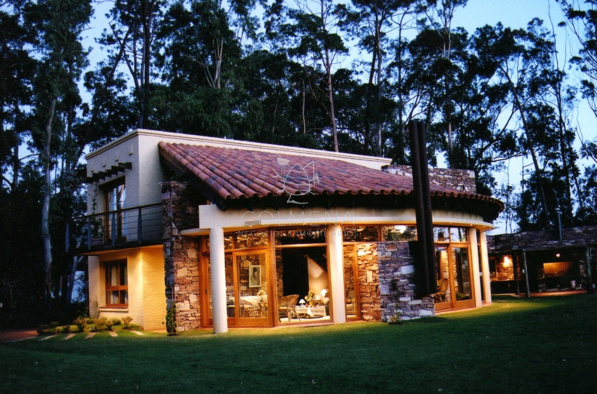 muy buena casa en solanas a 2 cuadras de la playa - col5449c