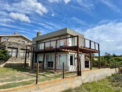 PRIMERA LINEA ESPECTACULAR CASA - Col 6828
