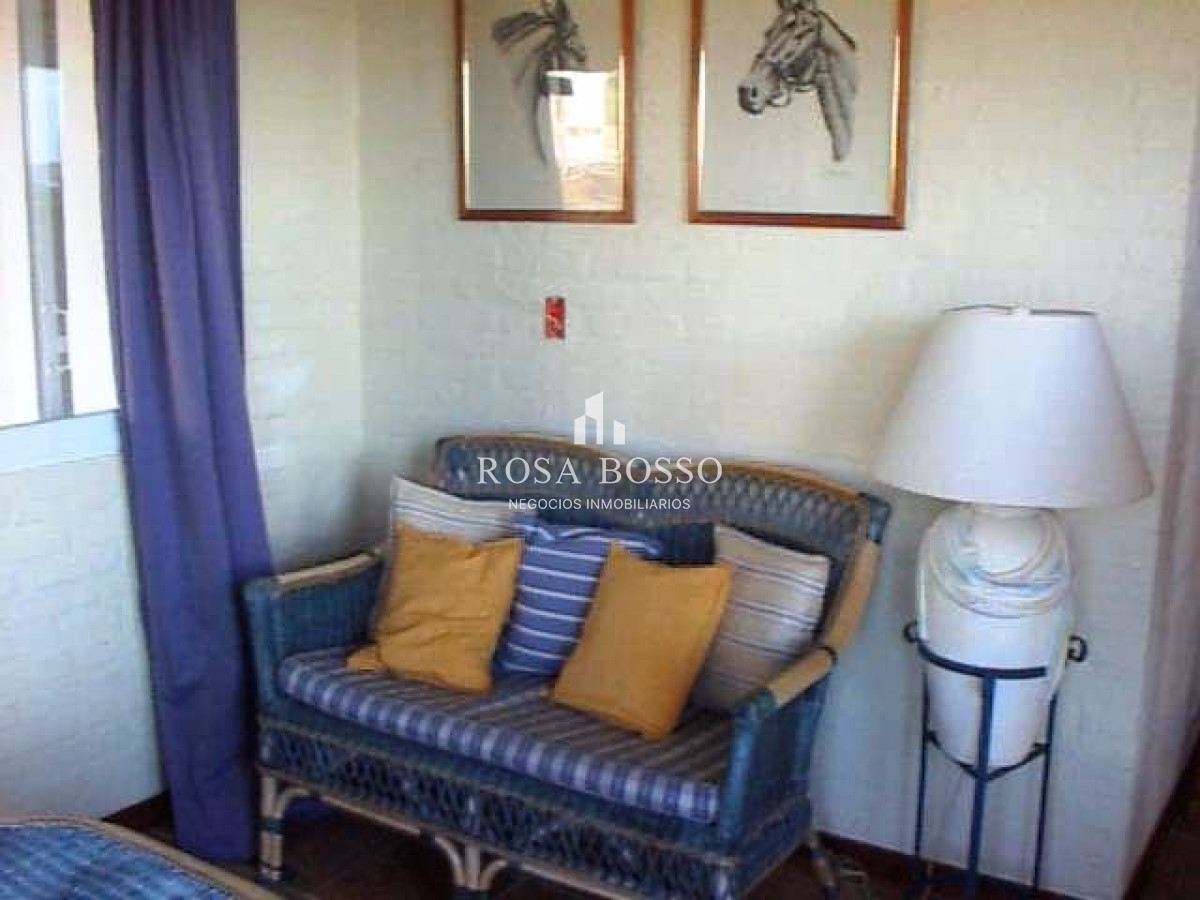 Casa ID.6074 - HERMOSA CASA EN  PUNTA BALLENA,  VISTA AL MAR