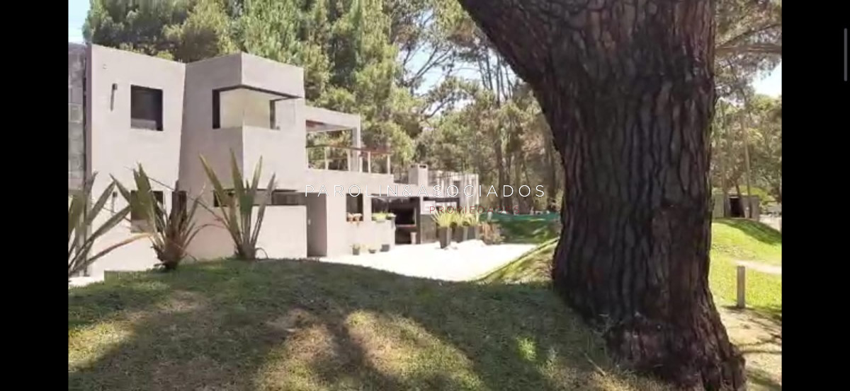 Casa en venta de 3 dormitorios en complejo Solanas barrio cerrado, Punta del Este.