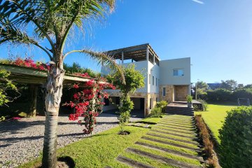 Casa en venta de 3 dormitorios en Tío Tom, Punta Ballena.