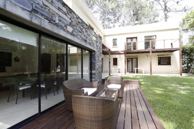 Casa dentro complejo solanas barrio cerrado