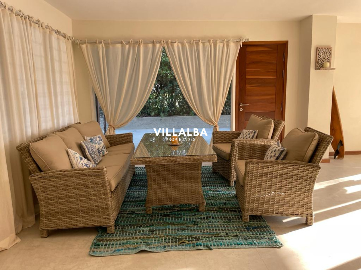 Apartamento ID.3042 - Venta casa con vista al mar. Punta Ballena 