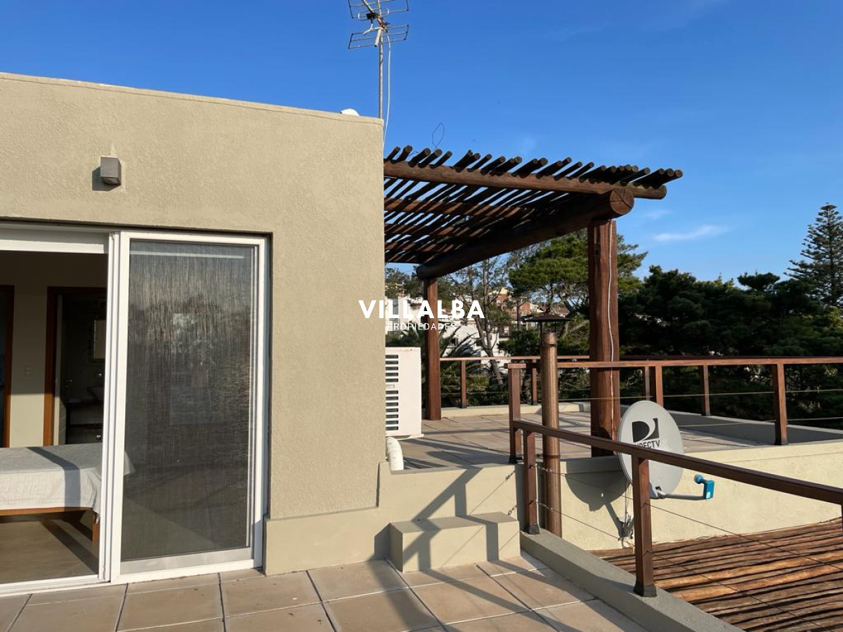 Apartamento ID.3042 - Venta casa con vista al mar. Punta Ballena 
