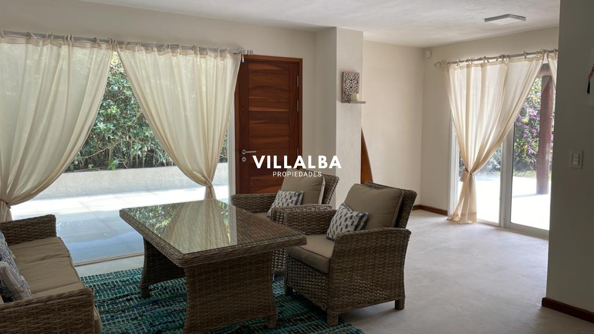 Apartamento ID.3042 - Venta casa con vista al mar. Punta Ballena 