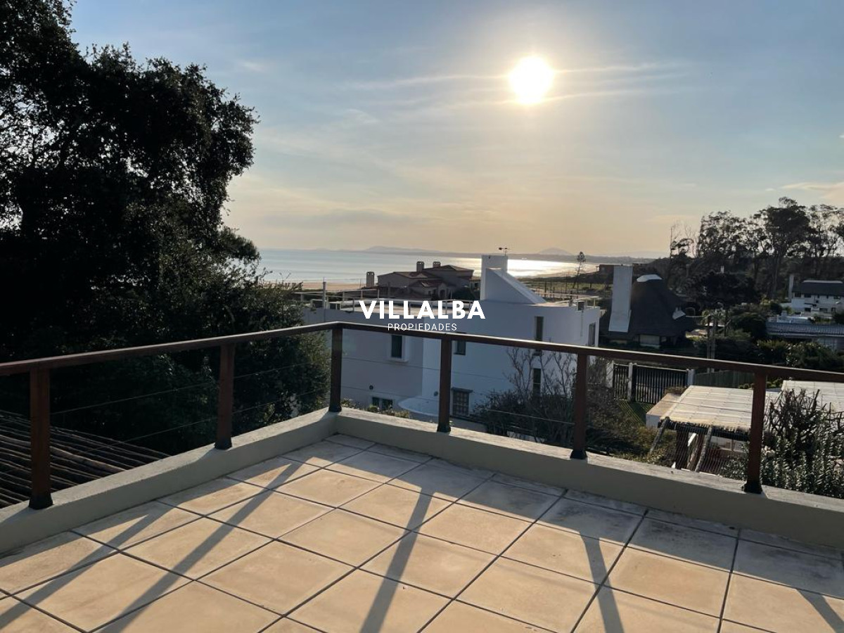 Apartamento ID.3042 - Venta casa con vista al mar. Punta Ballena 