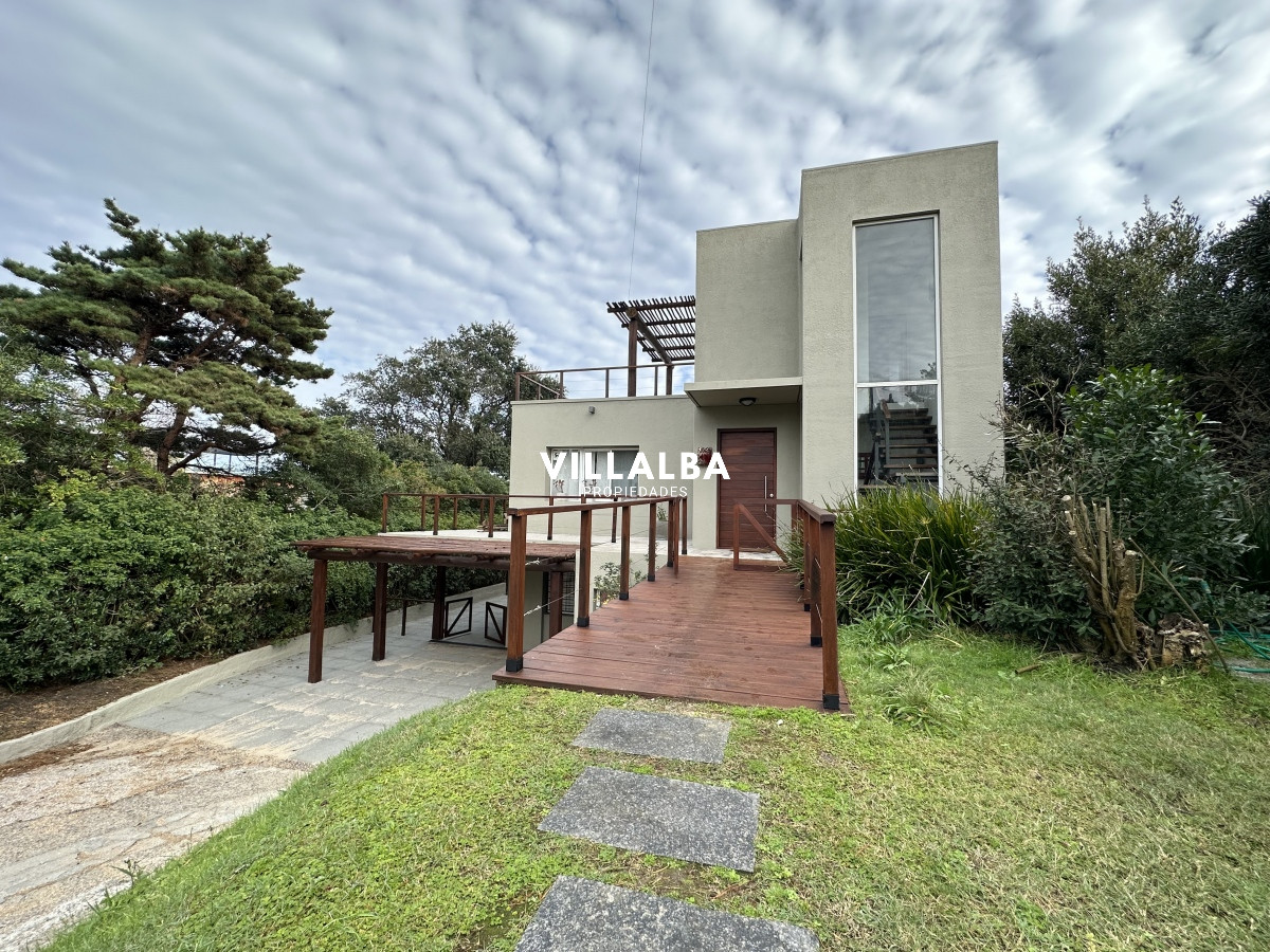 Apartamento ID.3042 - Venta casa con vista al mar. Punta Ballena 