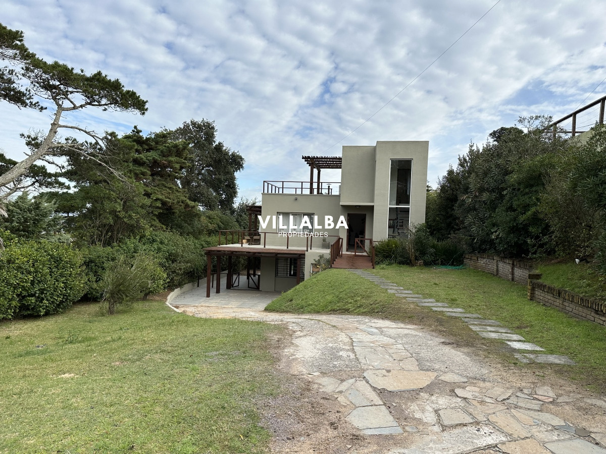 Apartamento ID.3042 - Venta casa con vista al mar. Punta Ballena 