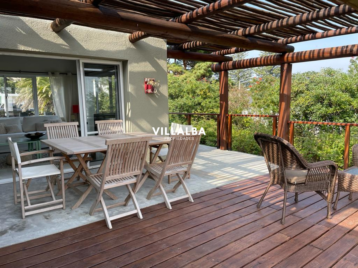 Apartamento ID.3042 - Venta casa con vista al mar. Punta Ballena 