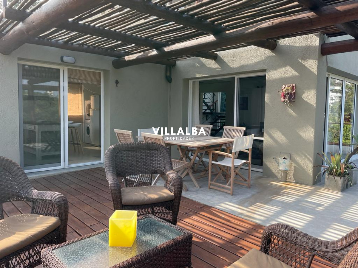 Apartamento ID.3042 - Venta casa con vista al mar. Punta Ballena 