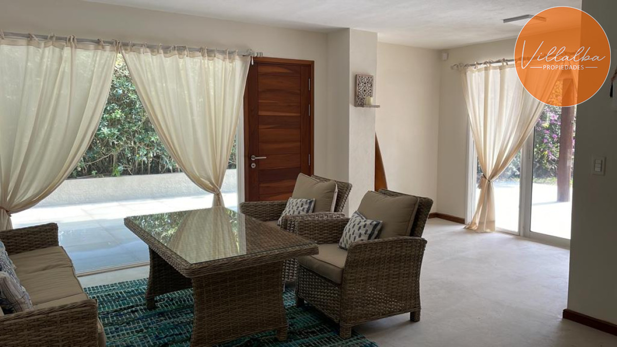 Apartamento ID.3042 - Venta casa con vista al mar. Punta Ballena 