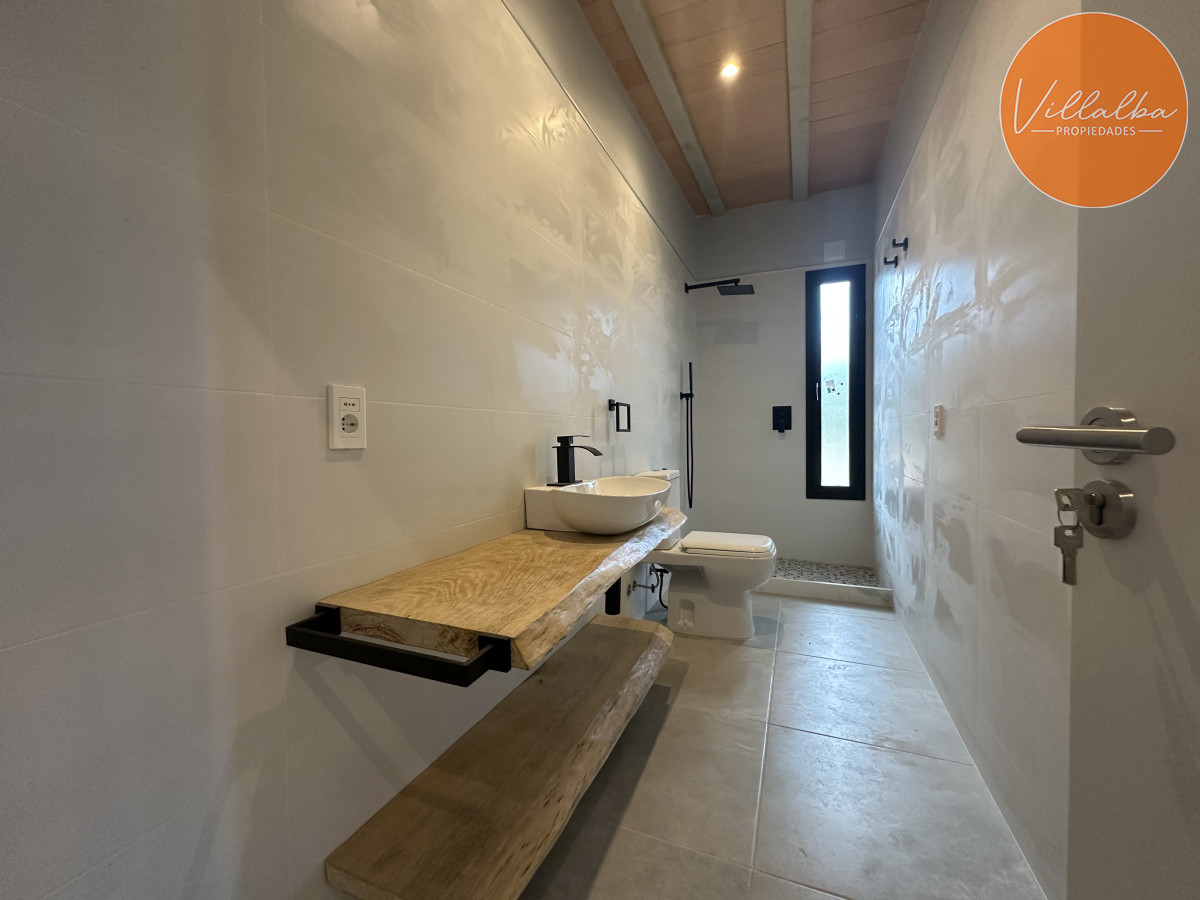 Apartamento ID.3684 - Venta casa a estrenar en barrio Club del lago Punta Ballena 