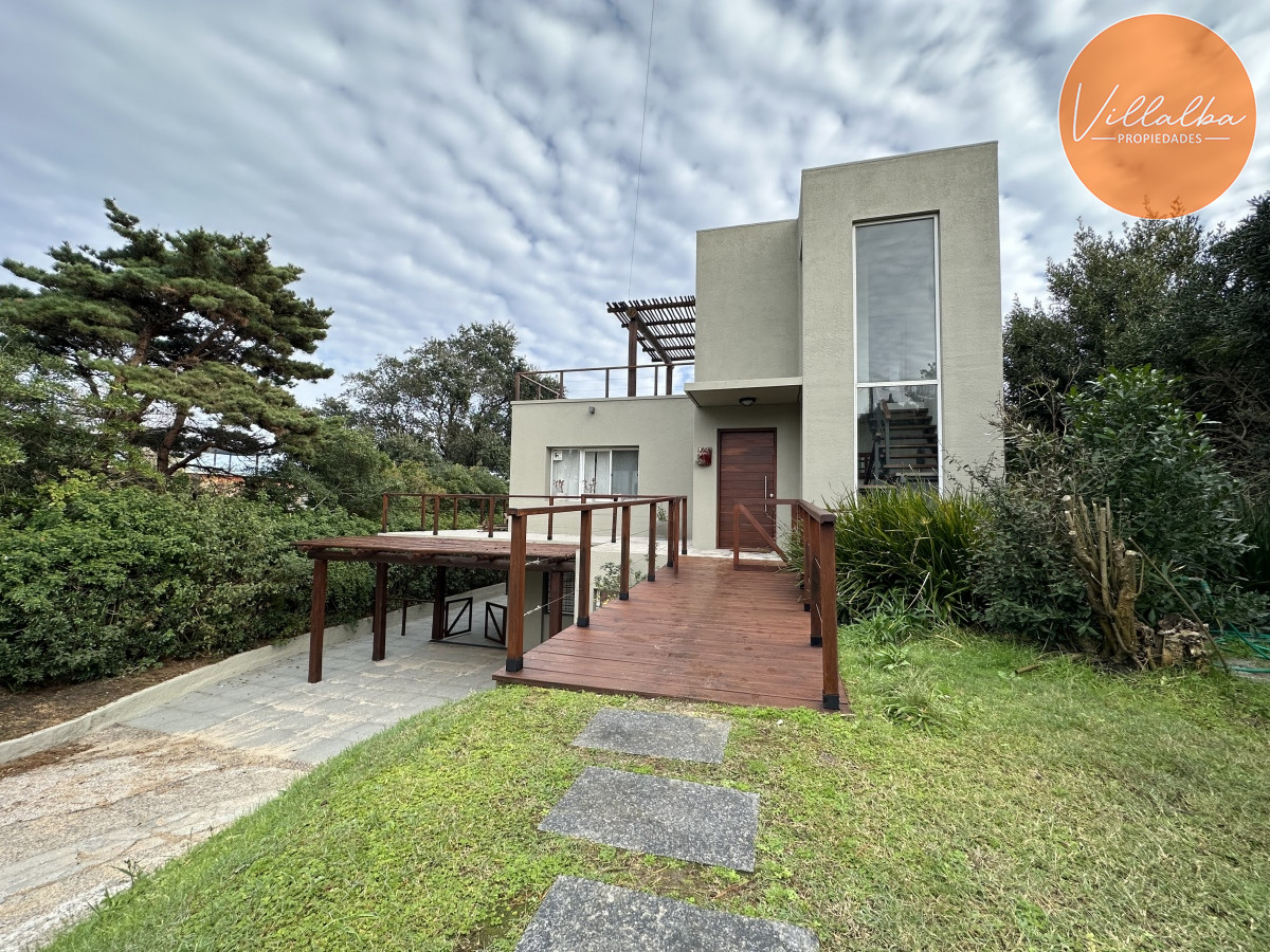 Apartamento ID.3042 - Venta casa con vista al mar. Punta Ballena 