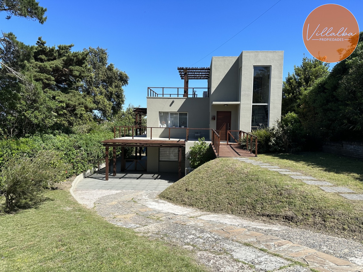 Apartamento ID.3042 - Venta casa con vista al mar. Punta Ballena 
