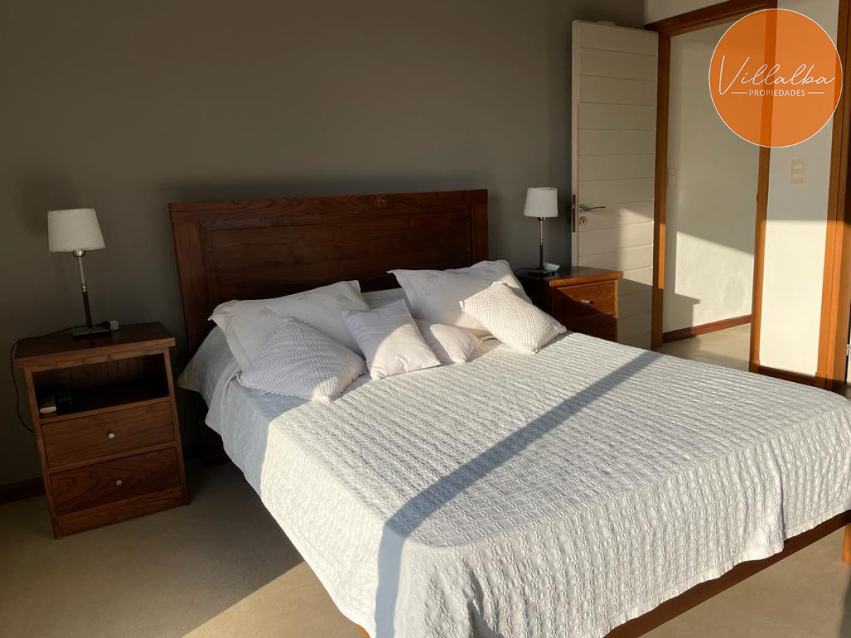 Apartamento ID.3042 - Venta casa con vista al mar. Punta Ballena 