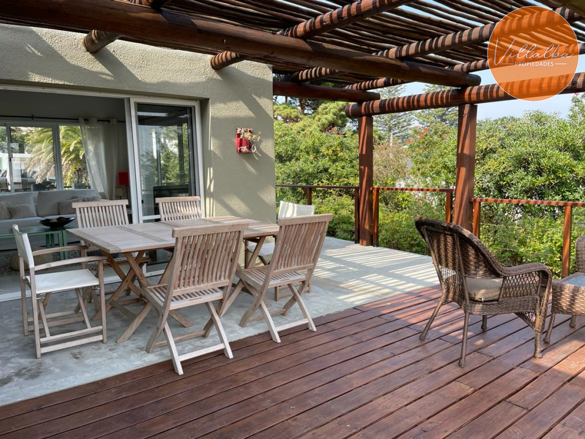 Apartamento ID.3042 - Venta casa con vista al mar. Punta Ballena 