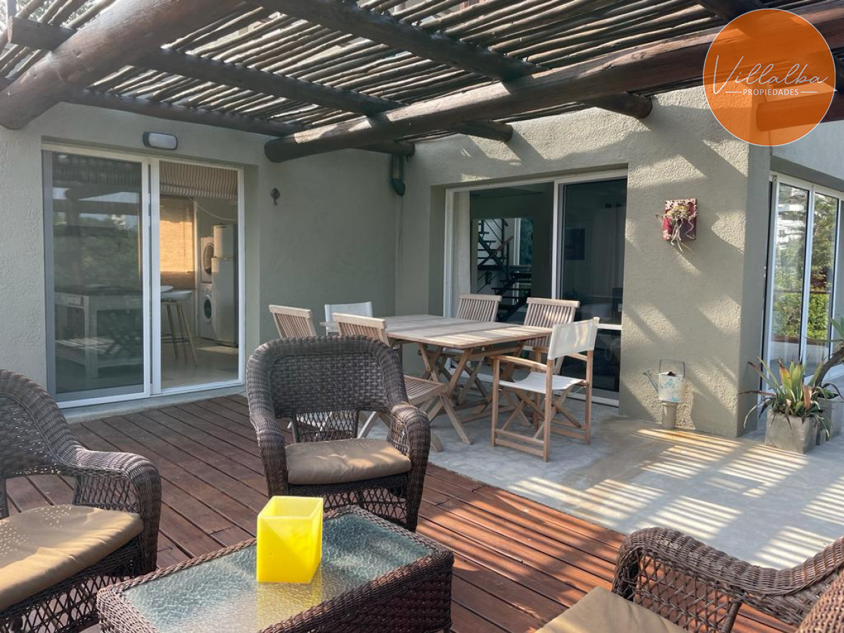 Apartamento ID.3042 - Venta casa con vista al mar. Punta Ballena 