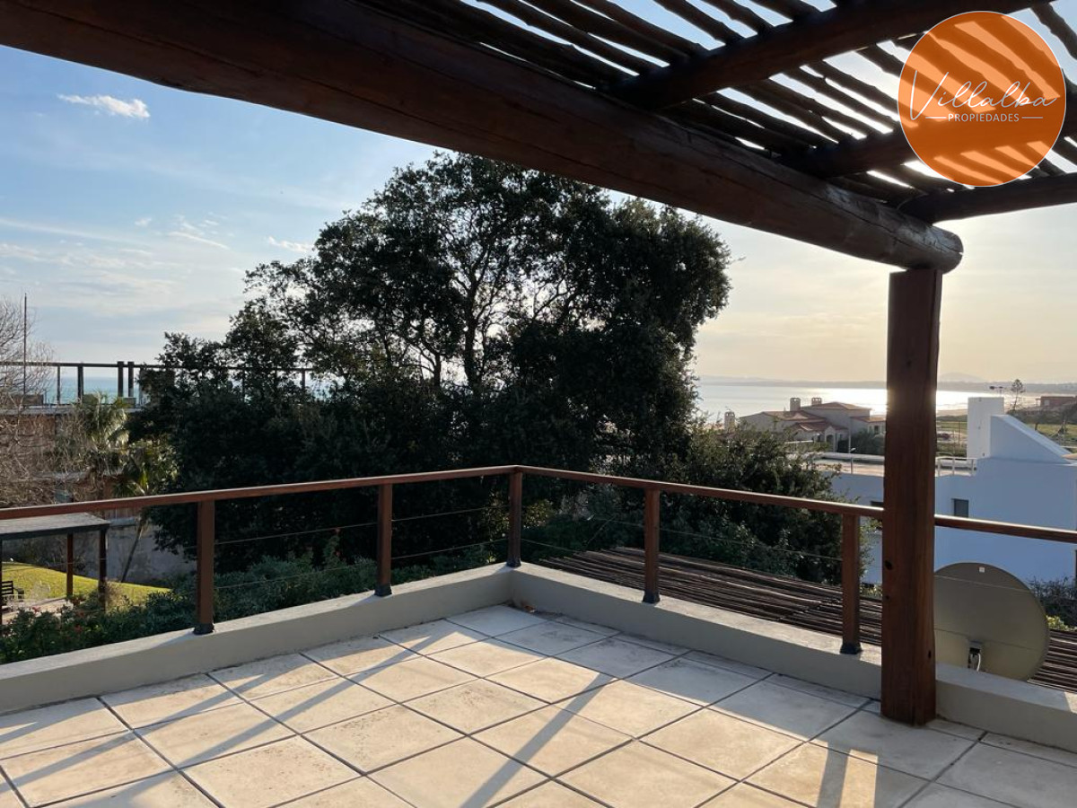 Apartamento ID.3042 - Venta casa con vista al mar. Punta Ballena 