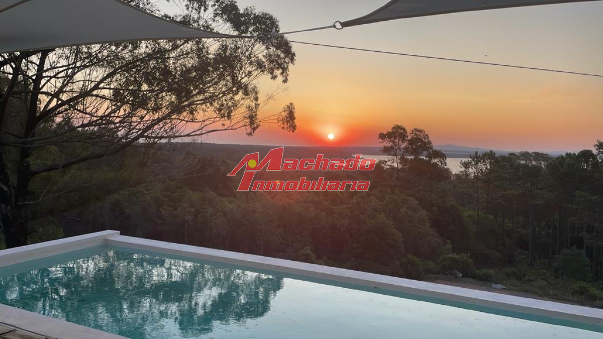 Venta casa en zona las cumbres, Punta Ballena