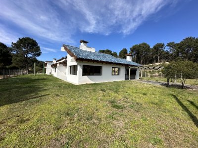 Venta casa en Club del lago, Punta Ballena 