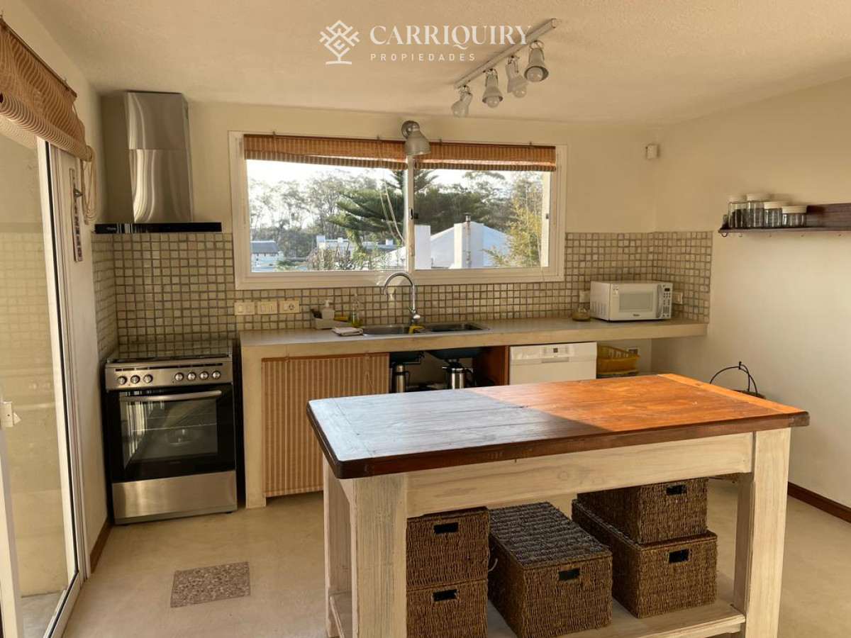 Casa ID.7487/Alquiler-casa-3-dormitorios-mas-servicio-en-Manantiales- - Venta casa con vista al mar. Punta Ballena 