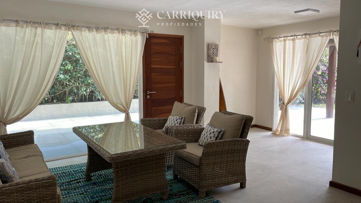 Casa ID.7487/Alquiler-casa-3-dormitorios-mas-servicio-en-Manantiales- - Venta casa con vista al mar. Punta Ballena 