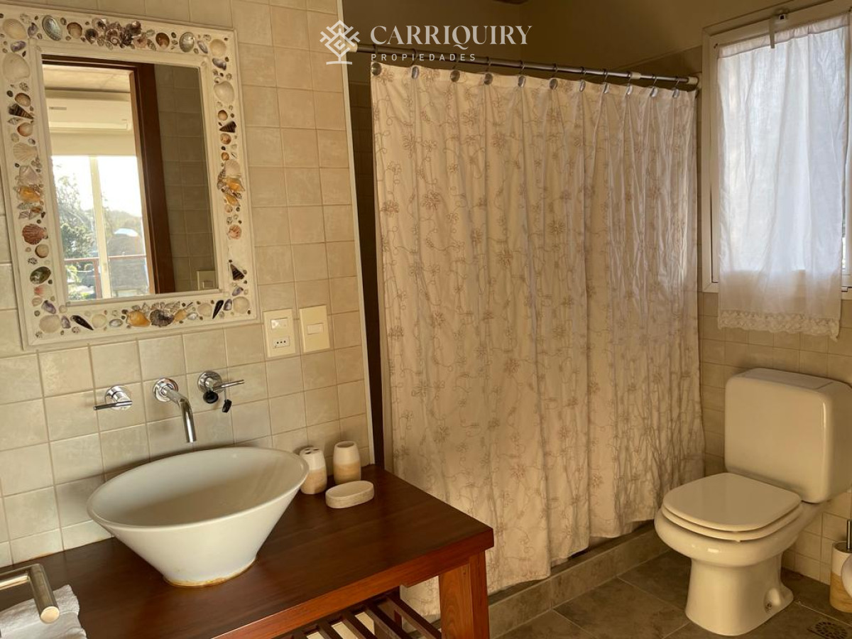 Casa ID.7487/Alquiler-casa-3-dormitorios-mas-servicio-en-Manantiales- - Venta casa con vista al mar. Punta Ballena 